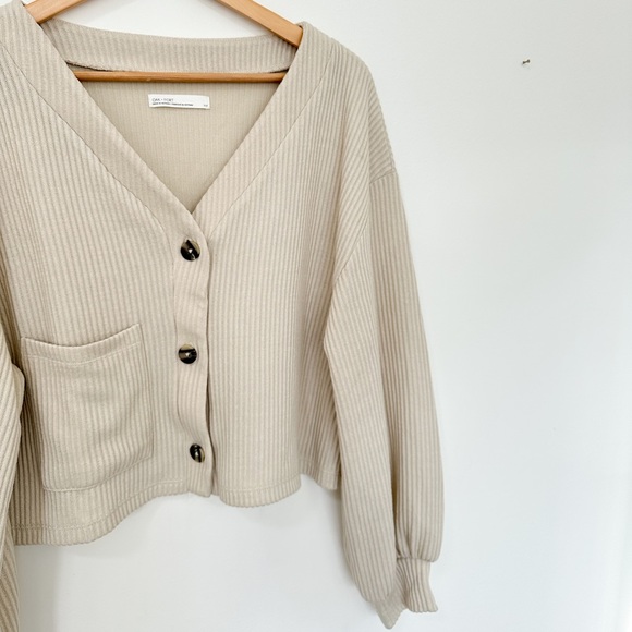 OAK + FORT Nude Beige Ribbed Lantern Sleeve Cardigan - Picture 10 of 13